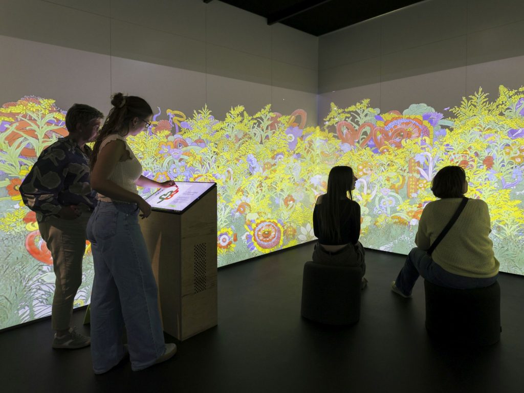 FloraForge: Ein digitaler Garten im Spannungsfeld von Mensch, KI und Natur. Immersive Medienstation